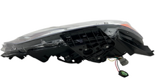 Charger l&#39;image dans la galerie, 2014-2016 Toyota Highlander rear lamp outer passenger side RH